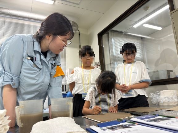 静岡県が主催する「地域のお仕事発見！小学生職場体験講座」に協賛し実施しました。